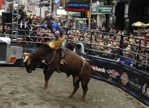 Montaria em touros em New York arena da PBR local inusitado